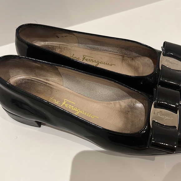 Salvatore Ferragamo Patent Leather Flats with Bow, Silver - Picture 3 of 13